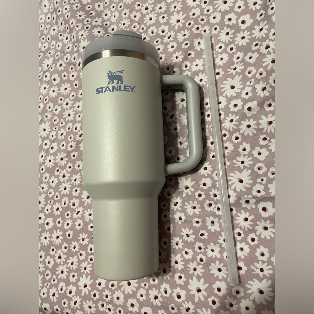 USED Blue-Grey 40oz Stanley